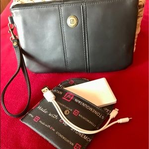 NWOT Stone Mountain Black Leather Pebble wristlet w/RFID and a USB Charging Bank